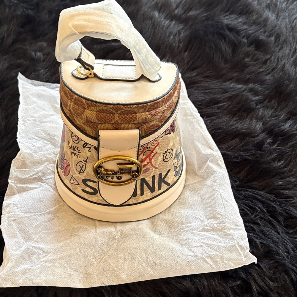 Cream and Tan Printed Bucket Bag with Gold Accent - Picture 3 of 11